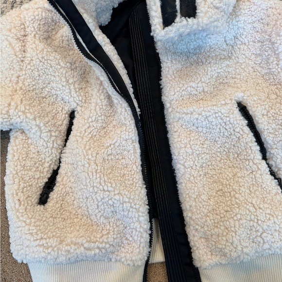 IVL Sherpa zip up jacket - Picture 3 of 3